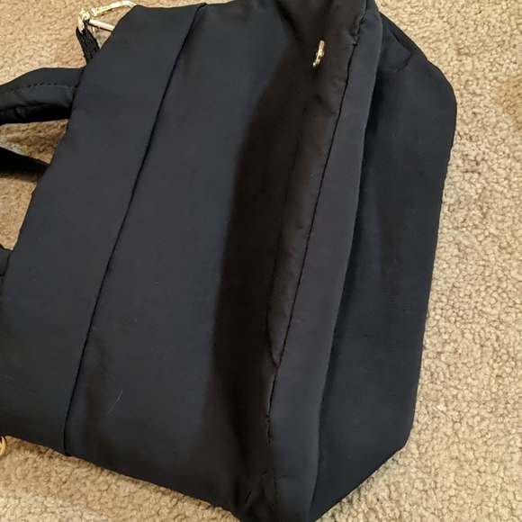Lululemon On My Level Bag *Micro Black/Shiny Gold - Picture 6 of 9